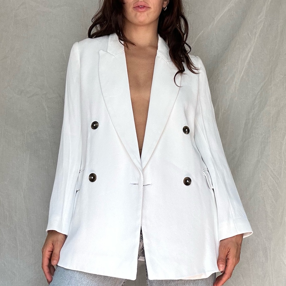 Beautiful white blazer